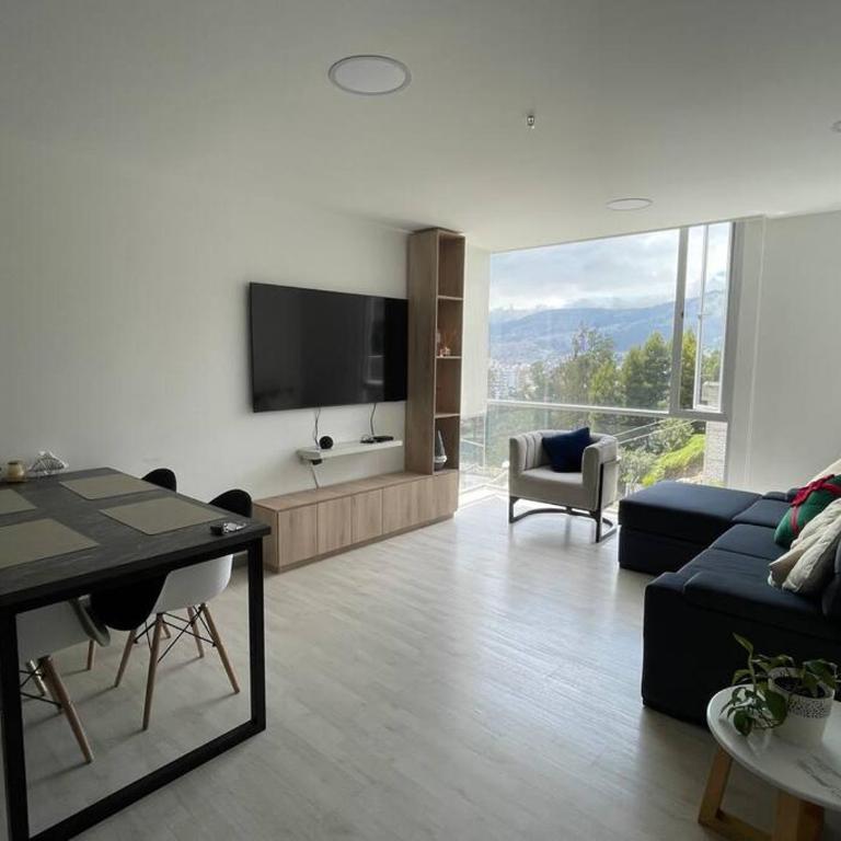 Dpo 2 dorm(parqueadero wifi Netflix)vista pan. UIO - Two-Bedroom Apartment - 2