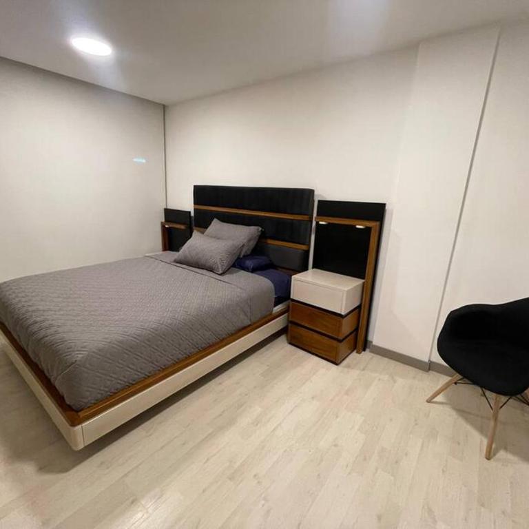 Dpo 2 dorm(parqueadero wifi Netflix)vista pan. UIO - Two-Bedroom Apartment - 8