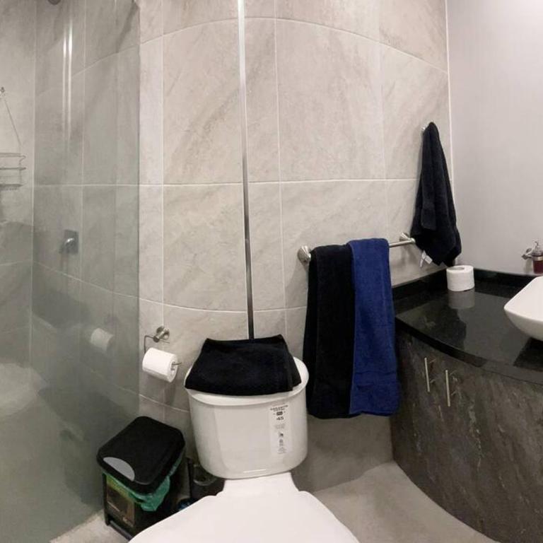 Dpo 2 dorm(parqueadero wifi Netflix)vista pan. UIO - Two-Bedroom Apartment - 16