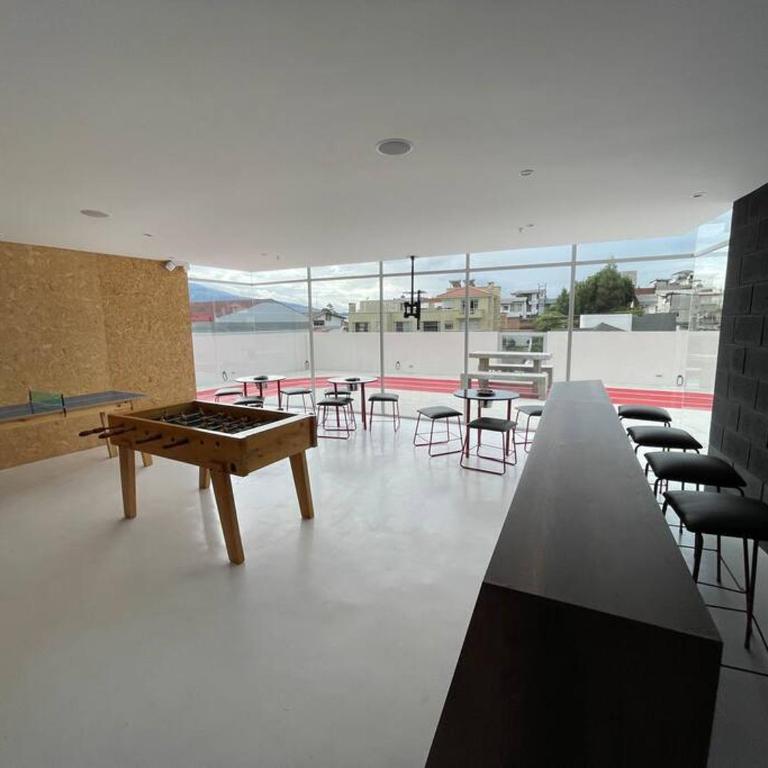 Dpo 2 dorm(parqueadero wifi Netflix)vista pan. UIO - Two-Bedroom Apartment - 19