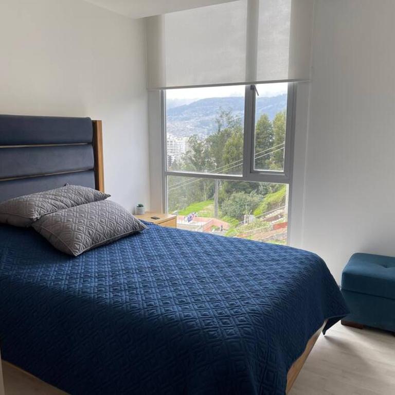 Dpo 2 dorm(parqueadero wifi Netflix)vista pan. UIO - Two-Bedroom Apartment - 20