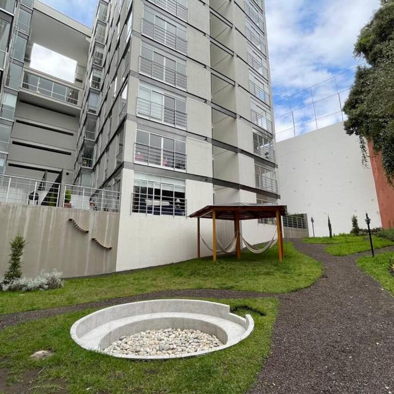 Dpo 2 dorm(parqueadero wifi Netflix)vista pan. UIO - Two-Bedroom Apartment - 24