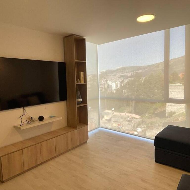 Dpo 2 dorm(parqueadero wifi Netflix)vista pan. UIO - Two-Bedroom Apartment - 27
