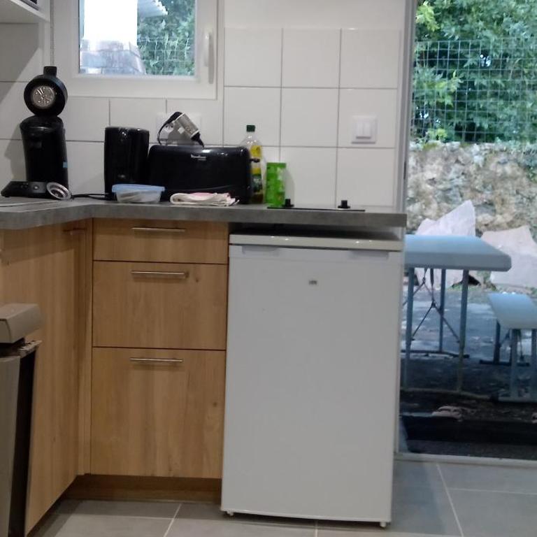 Studio dans cadre verdoyant - Apartamento de 1 dormitorio - 2