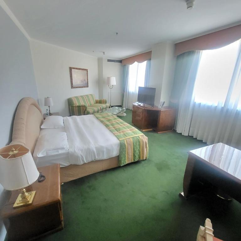 Tower Genova Airport - Hotel & Conference Center - Suite Deluxe con Vasca Idromassaggio - 8