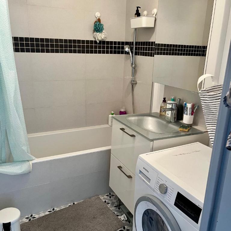 Cosy Duplex avec Parking à Paris 19 by immo kit bnb - Appartement 2 Chambres - 47