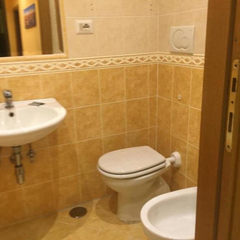 Rose Village Guest House - Camera Matrimoniale/Doppia con Letti Singoli con Bagno Privato - 4