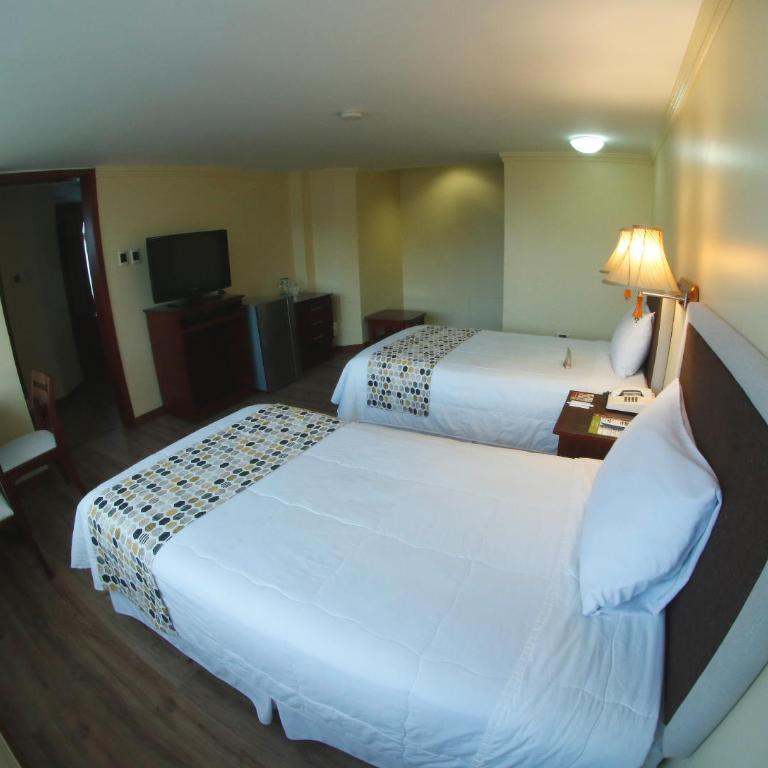 Hotel Republica - Habitación cuádruple - 4