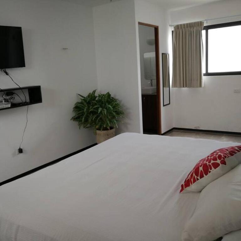Apartment with excellent location! near Altabrisa - Apartamento de 2 dormitorios - 3