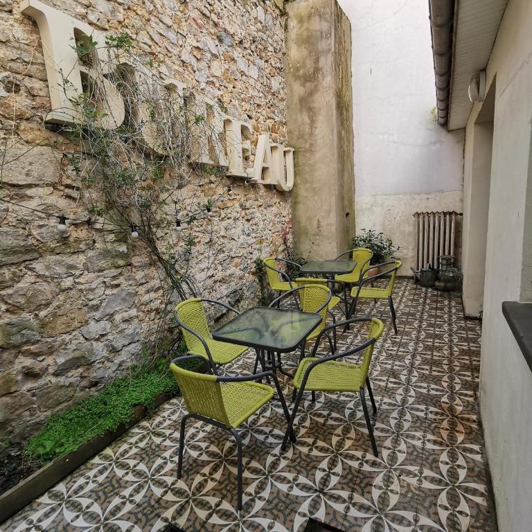 Ancien magasin type loft 145 m2 centre ville - Appartement - Rez-de-Chaussée - 24