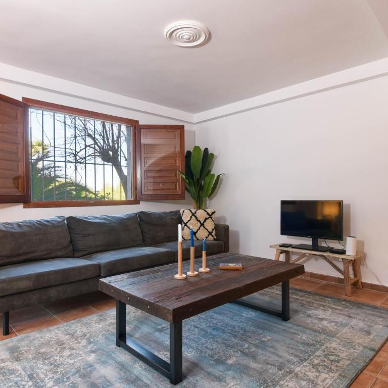 Bogira by Aguilarent - Villa - 22