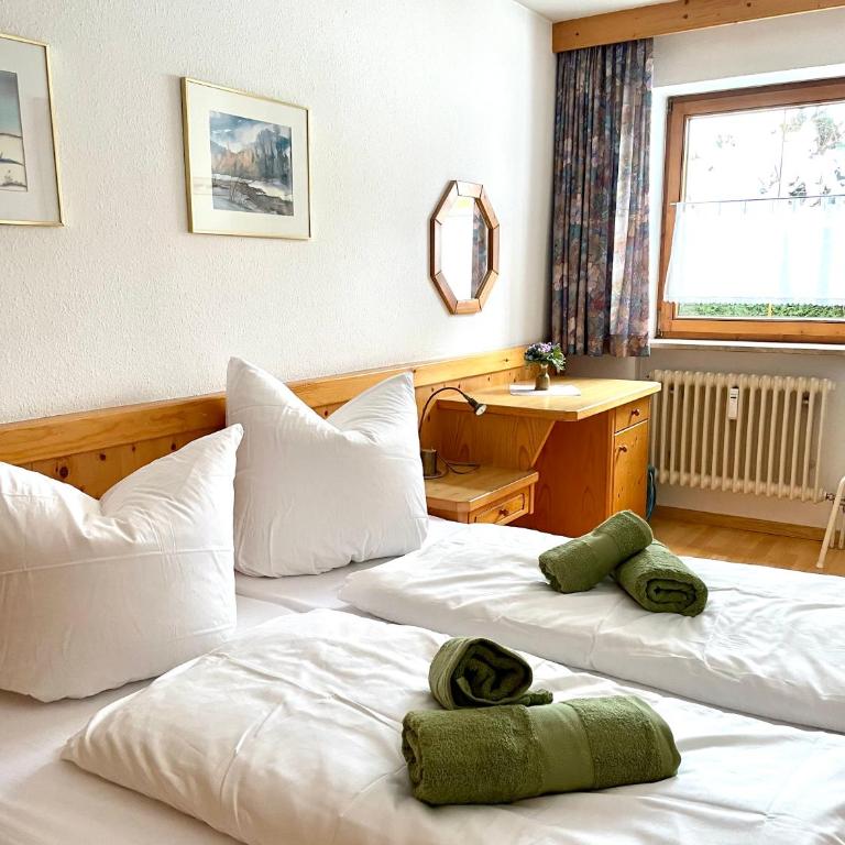 Ferienwohnung Lilli inklusive Bad Hindelang Plus - Apartment mit 1 Schlafzimmer und Terrasse - 2
