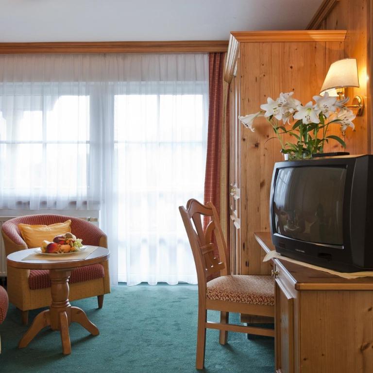 Alpenpark Resort Superior - Comfort Doppelzimmer mit Balkon - 4