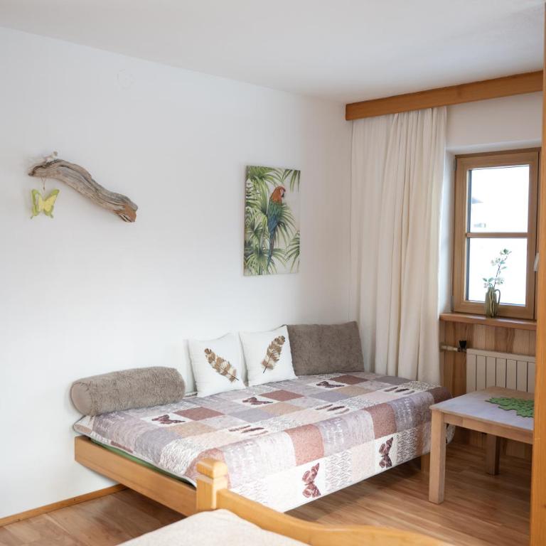 Ferienwohnungen Mooshäusl - Dreibettzimmer mit Balkon - 12