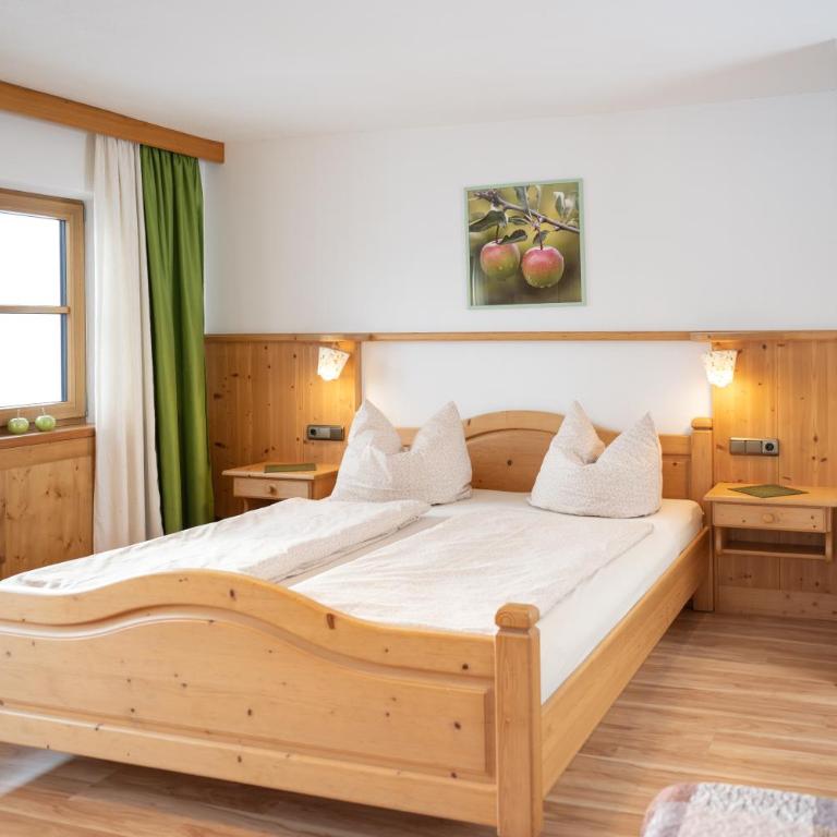 Ferienwohnungen Mooshäusl - Dreibettzimmer mit Balkon - 13