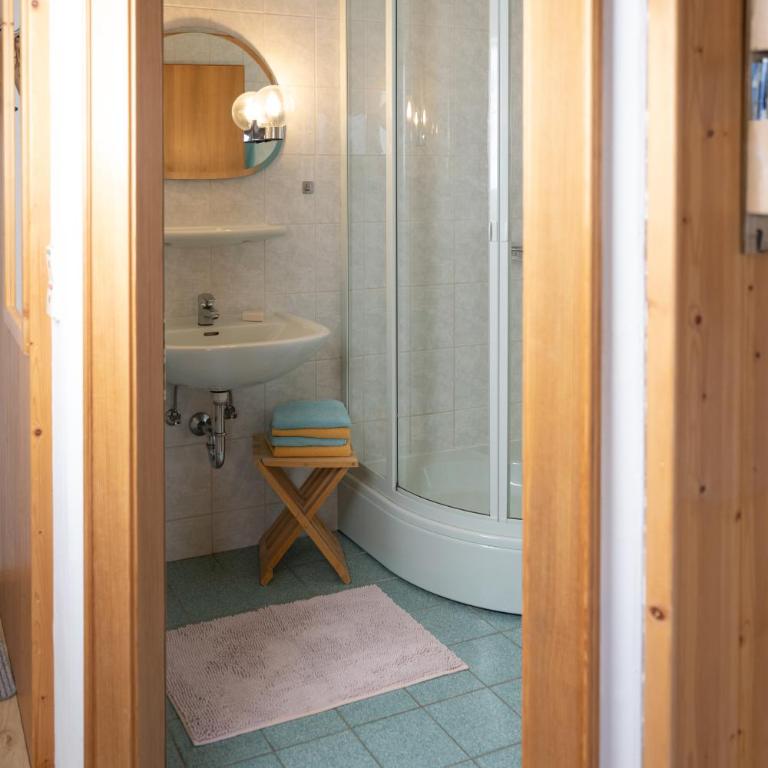 Ferienwohnungen Mooshäusl - Dreibettzimmer mit Balkon - 14