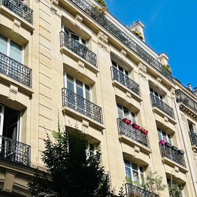 Paris Centre Dernier Étage Vue Ascenseur - Appartement 1 Chambre - 1