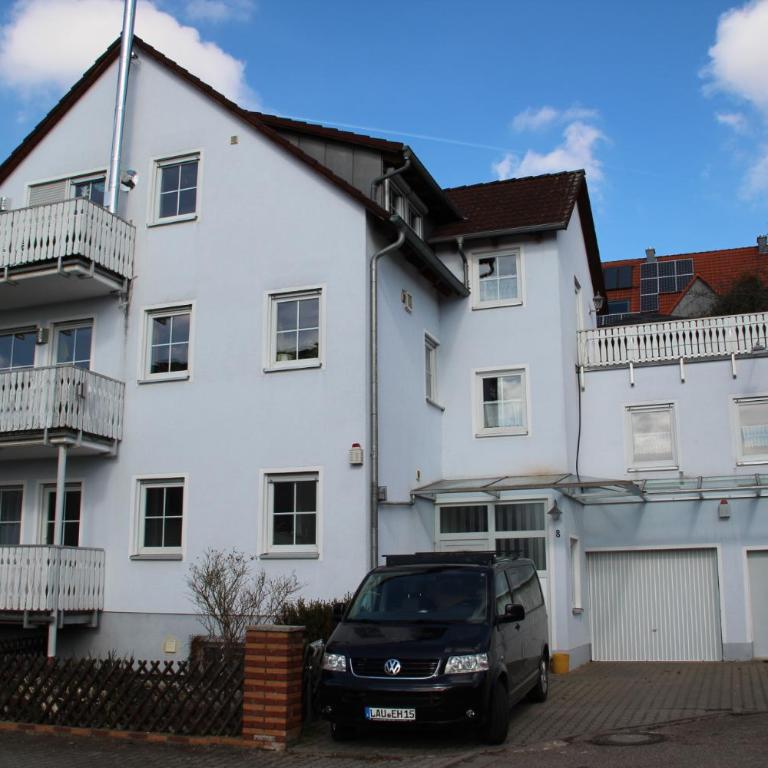 Ferienwohnung mit 4 Schlafzimmer für 2 bis 9 Gäste----Apartment with 4 bedrooms for 2 to 9 guests - Appartamento con 4 Camere da Letto - 2
