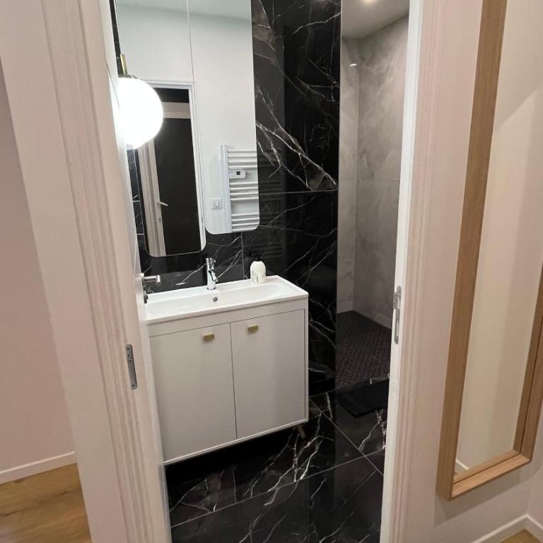Appartement Luxe Jaune - Deluxe Zimmer (2 Erwachsene & 1 Kind) - 5