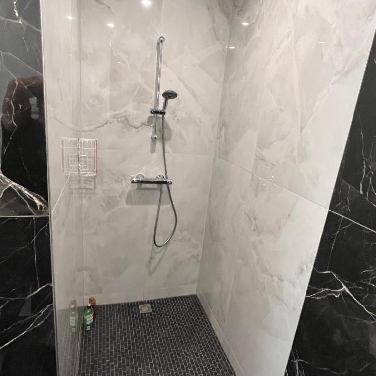 Appartement Luxe Jaune - Deluxe Zimmer (2 Erwachsene & 1 Kind) - 2