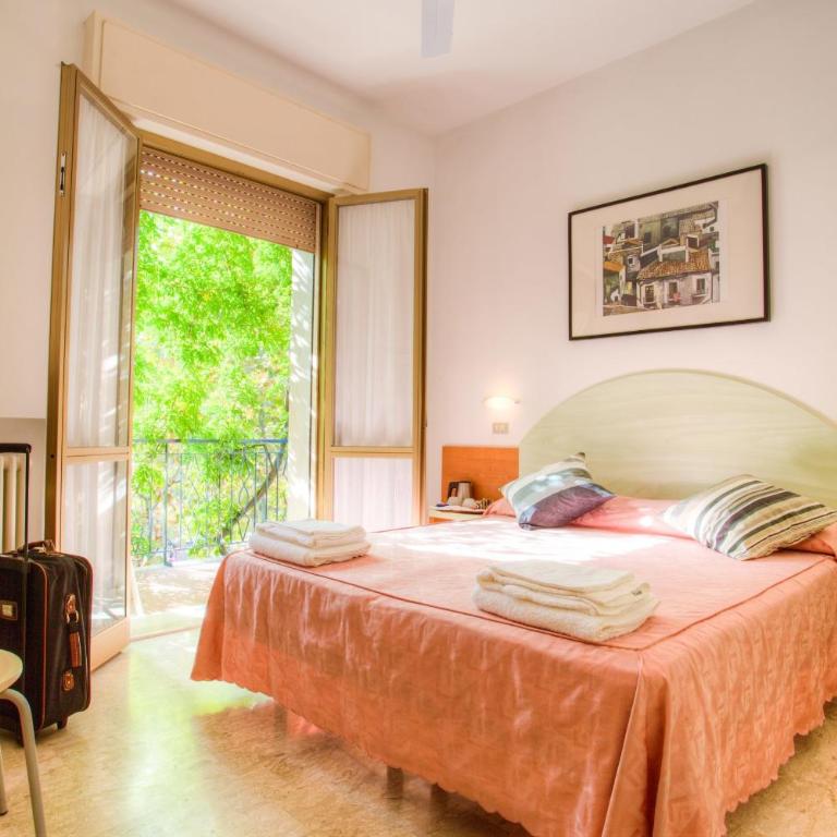 Albergo Villa Lucia - Camera Matrimoniale con Balcone - 5