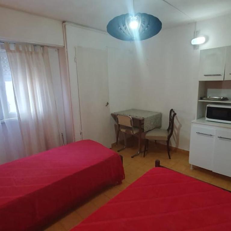 Habitacion economica con estacionamiento Necochea - Budget Triple Room - 3