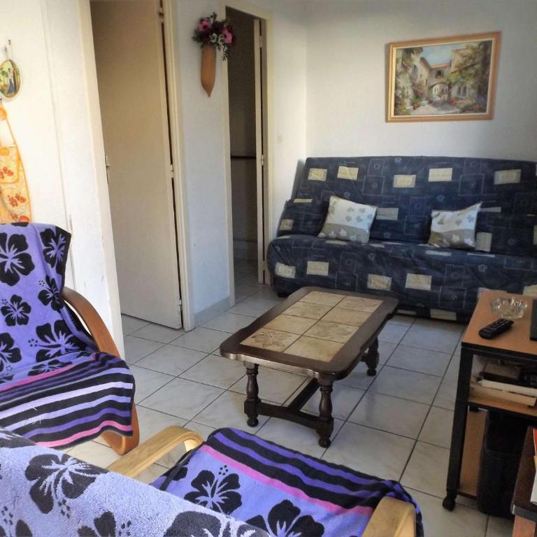 Villa Mitoyenne 6 Pers avec Terrasse, BBQ, Parking et WIFI à Grau d'Agde - Casa con 2 Camere da Letto - 6