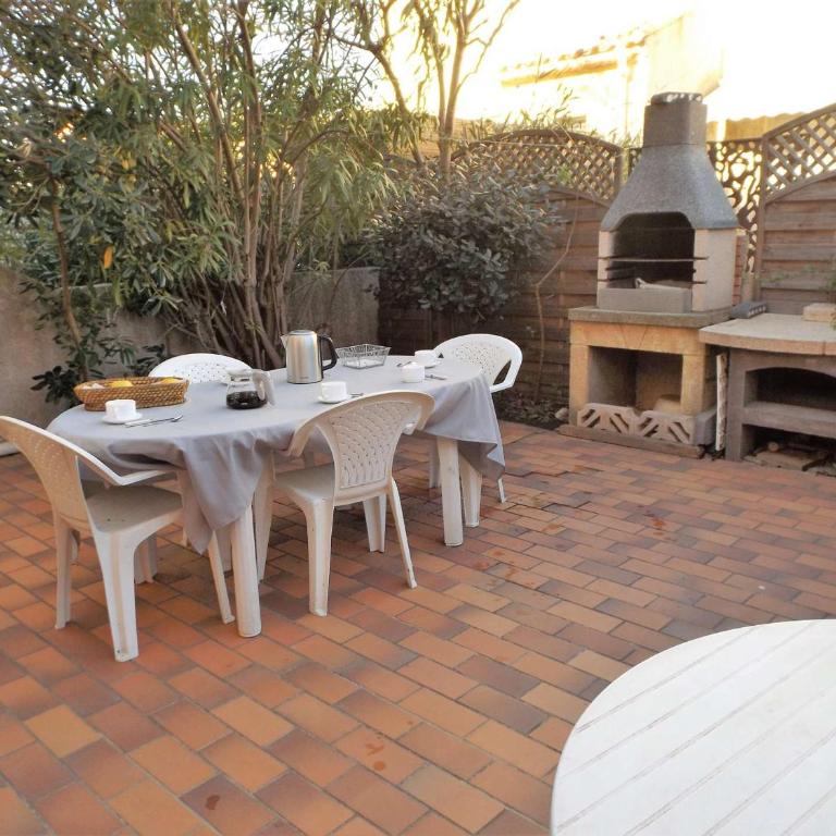 Villa Mitoyenne 6 Pers avec Terrasse, BBQ, Parking et WIFI à Grau d'Agde - Casa con 2 Camere da Letto - 1