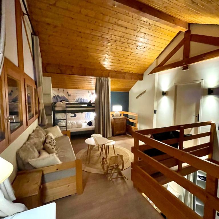 Le Chalerick - Appartement chalet d'exception 4 étoiles - skis aux pieds - 70 m2 entièrement rénové, idéal pour 6 à 8 personnes - Appartement Supérieur - 43