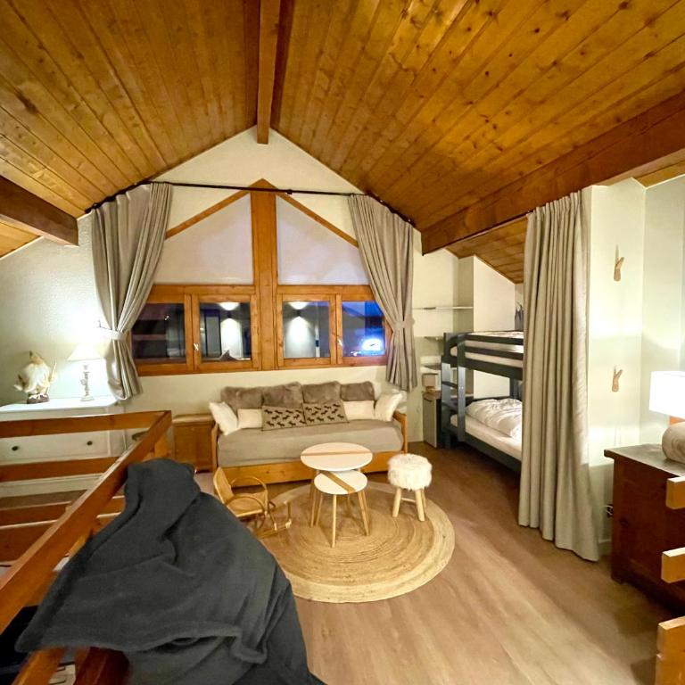 Le Chalerick - Appartement chalet d'exception 4 étoiles - skis aux pieds - 70 m2 entièrement rénové, idéal pour 6 à 8 personnes - Appartement Supérieur - 42
