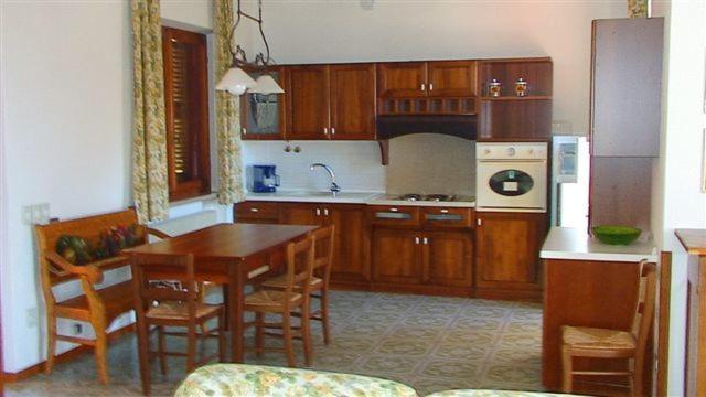 red house conditioned whit pool enchanting lake view - Villa con Piscina Privata - 4
