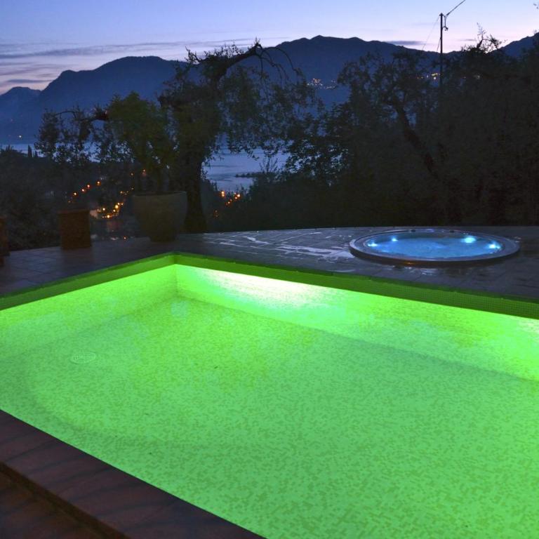 red house conditioned whit pool enchanting lake view - Villa con Piscina Privata - 20