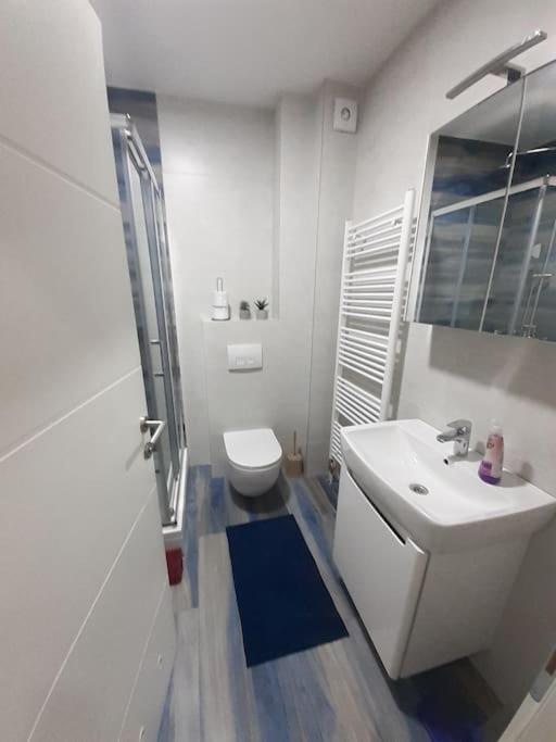 CityStay Studio - Modern stay with garage - Studio Apartment - 14