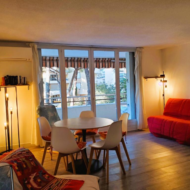 FREJUS PLAGE Miougrano T2 55m2 Climatise Piscine - Apartment with Garden View - 2