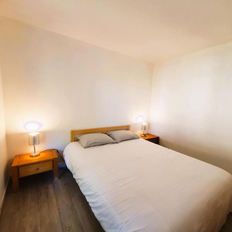 FREJUS PLAGE Miougrano T2 55m2 Climatise Piscine - Apartment with Garden View - 11