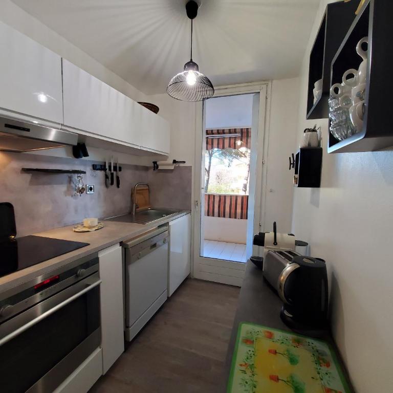 FREJUS PLAGE Miougrano T2 55m2 Climatise Piscine - Apartment with Garden View - 12