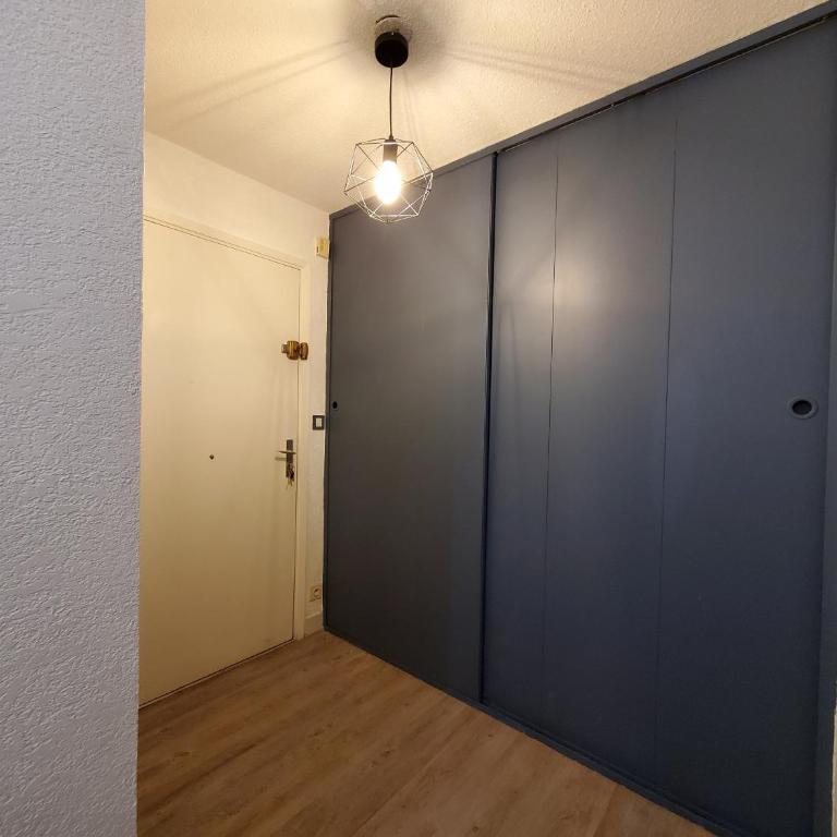 FREJUS PLAGE Miougrano T2 55m2 Climatise Piscine - Apartment with Garden View - 15