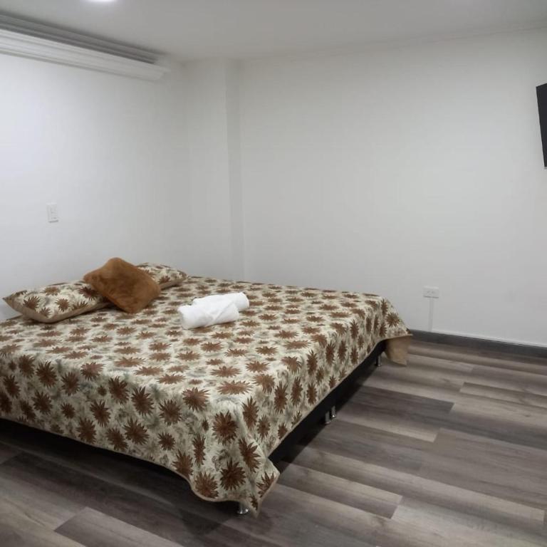 Hermoso apartamento Medellín - Three-Bedroom Apartment - 4