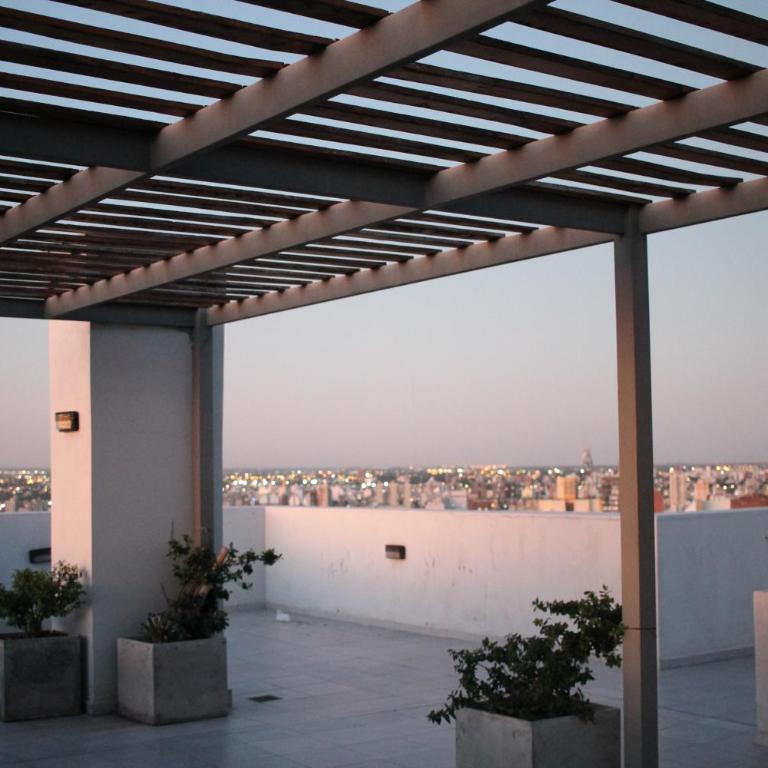 Dpto Panorámico con cochera vista excepcional!! Av Pueyrredón -Excelente Acceso -Seguridad 24 hs Terraza y asadores!! Sin gastos adicionales- - Apartamento de 1 dormitorio - 26