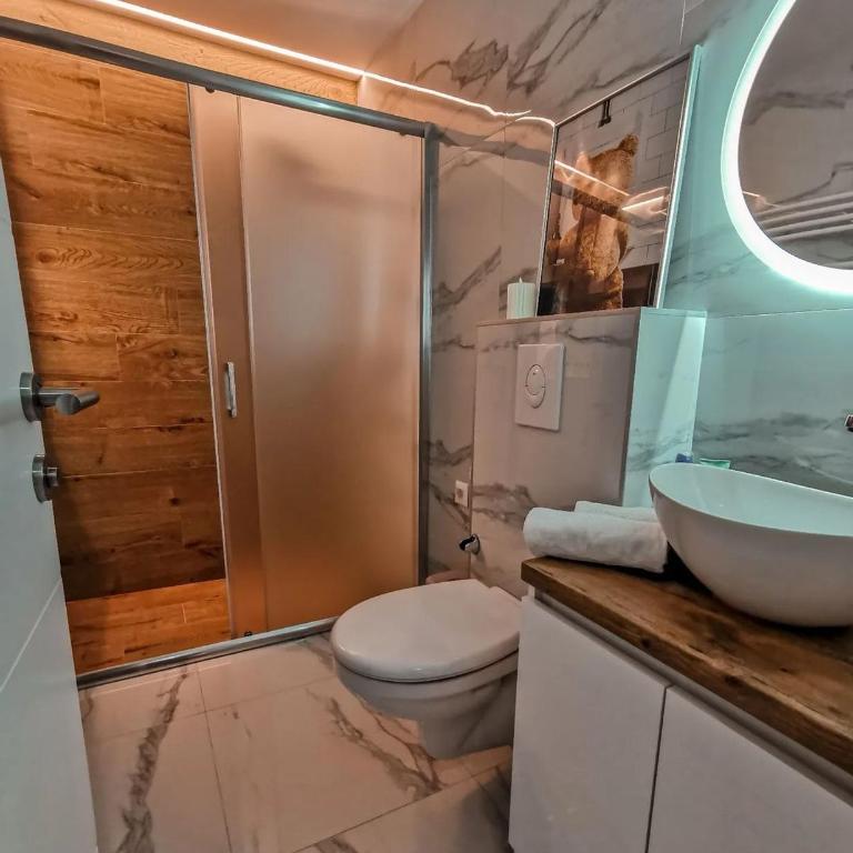 Teddy Bear Jacuzzi Spa Apartment Sarajevo - One-Bedroom Apartment - 22