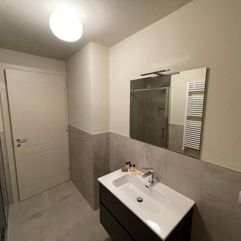 Foresteria Antica Bastia B&B - Camera Matrimoniale con Bagno Privato - 4
