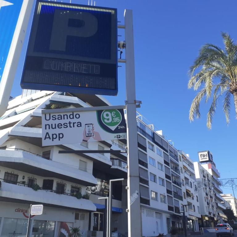 Modern Apartment in the center of San Pedro de Alcantara, Marbella - Two-Bedroom Apartment with City View - 52