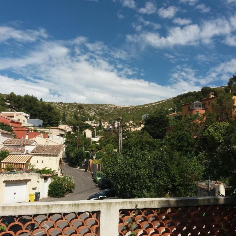 Villa à Marseille dans un cadre bucolique - Maison 3 Chambres - 17