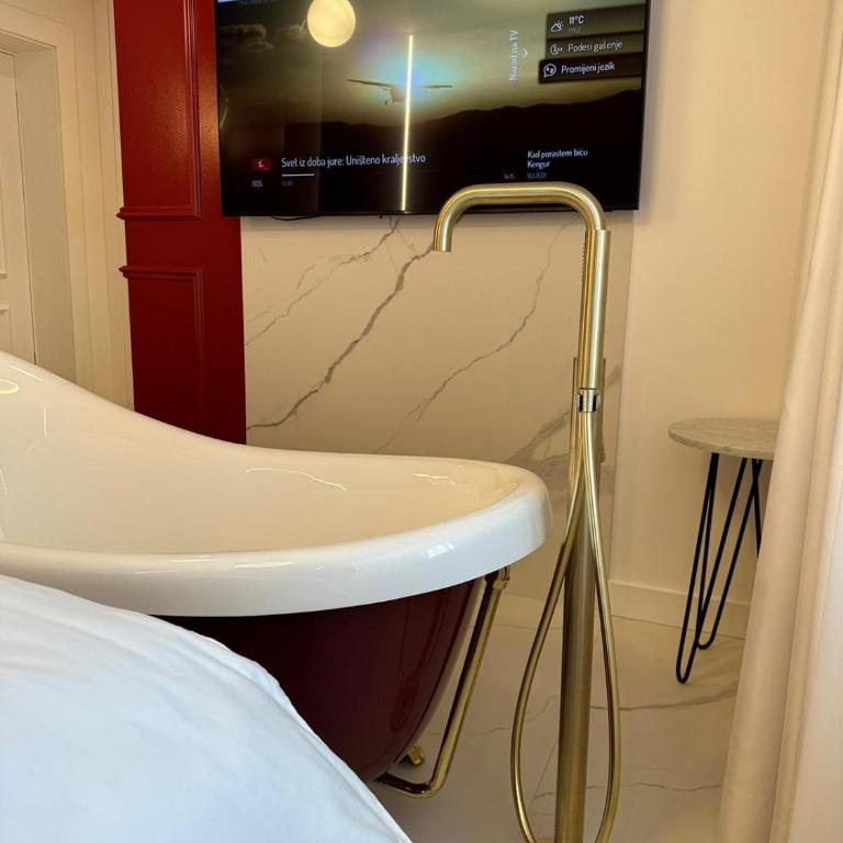 ConnectIN Apartments - Deluxe Queen Studio - 3