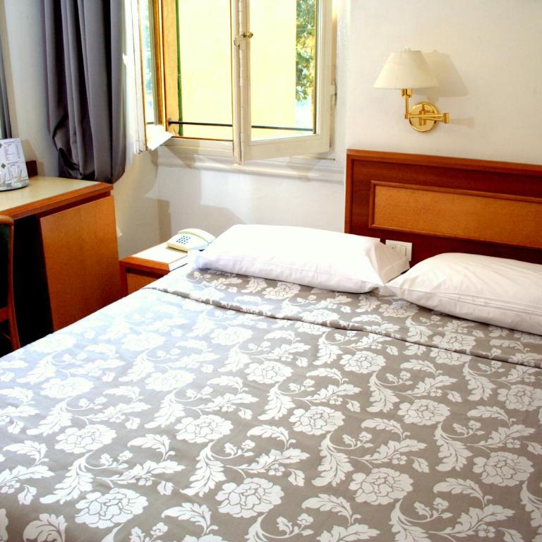 Hotel Bonifacio - Camera Economy Matrimoniale/Doppia con Letti Singoli - 6