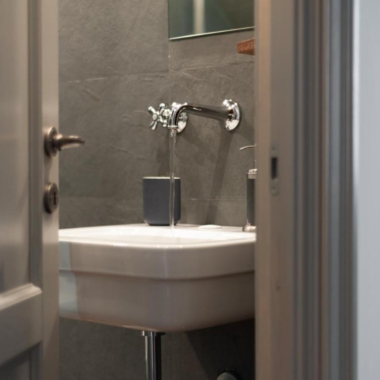 TAG Guest House - Camera Matrimoniale/Doppia con Letti Singoli con Bagno Privato - 15