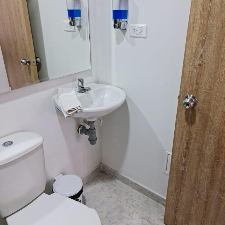 Apartamento Completo Parqueadero - Ibagué - cerezo - Apartamento de 3 dormitorios - 10