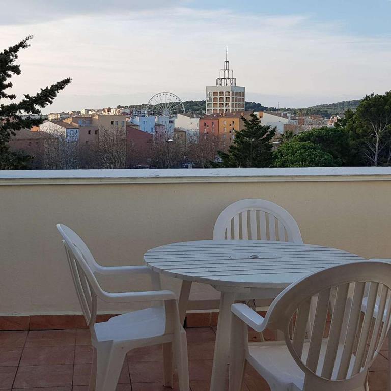 T2 avec Parking, Grande Terrasse, Chambre et Proche Plage - Quartier Môle - FR-1-702-37 - Appartamento - 1