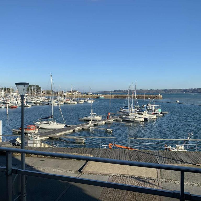 Superbe T3 refait à neuf avec balcon, vue mer et WiFi à Perros-Guirec - FR-1-368-60 - Apartment (4 Adults) - 1