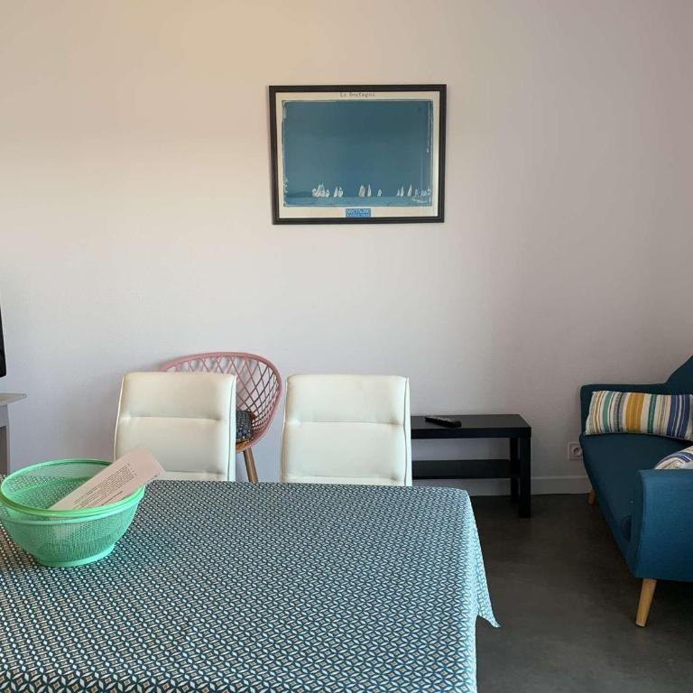 Superbe T3 refait à neuf avec balcon, vue mer et WiFi à Perros-Guirec - FR-1-368-60 - Apartment (4 Adults) - 5